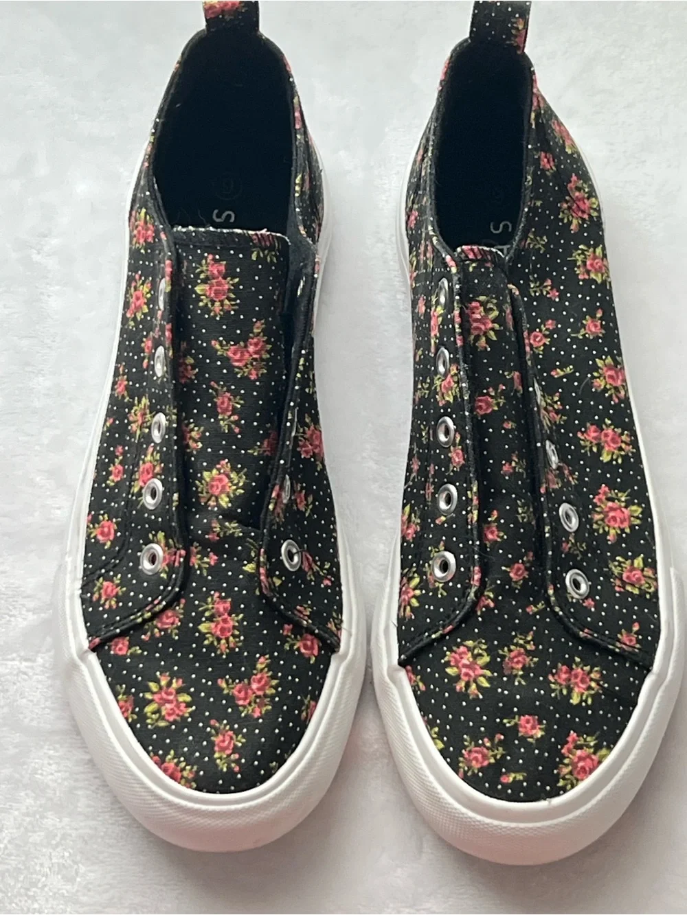 Serra Black Slip-On Sneakers with Red and‎ Yellow Floral Details, Size 9